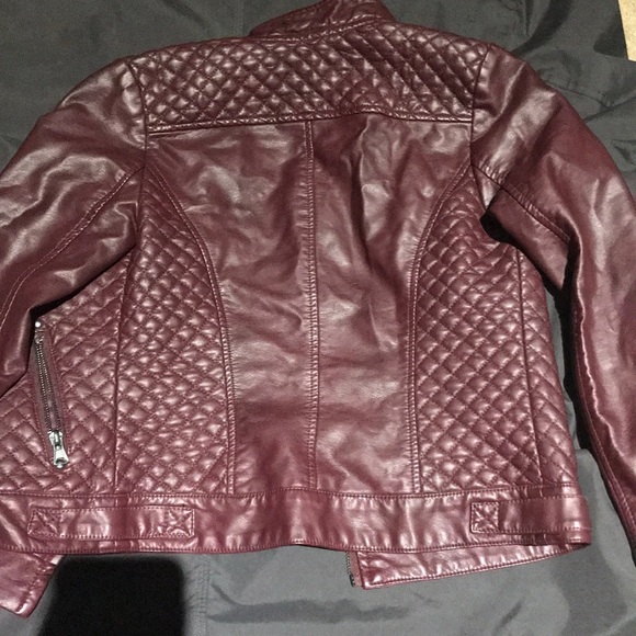 Leather jacket - Picture 2 of 4